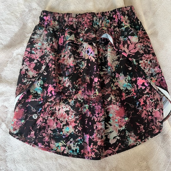 Lululemon Hottie Hot skort skirt - Picture 3 of 6